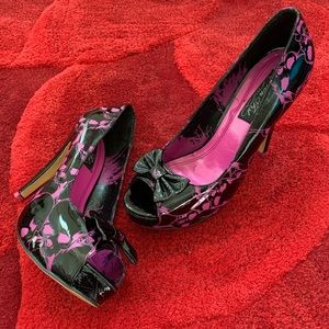 Black Patent Skull Print Heels (Iron Fist)